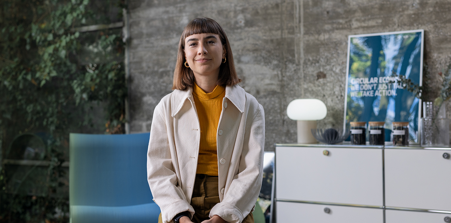 Das Bild zeigt Anna Spezialistin Nachhaltigkeit Interieur bei der BMW Group