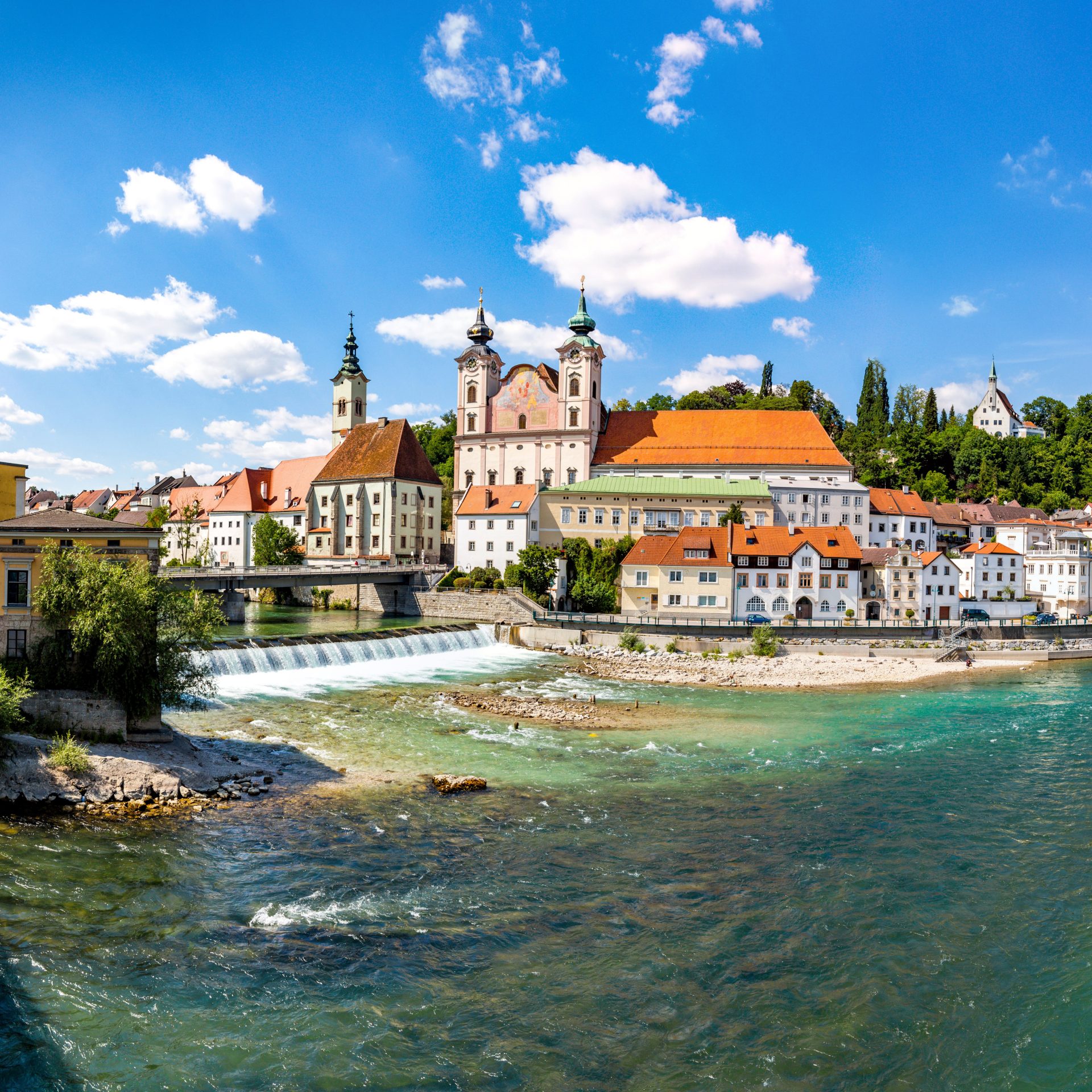 The image shows the city of Steyr.