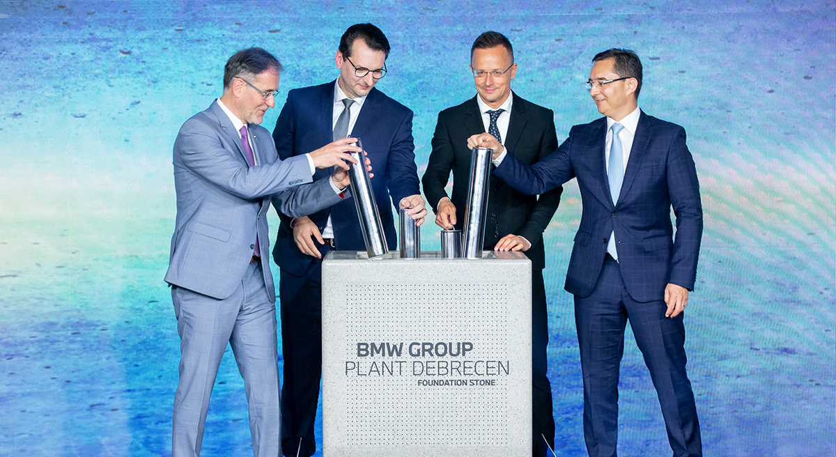 Four BMW Group manager lay the foundation stone for Plant Debrecen.